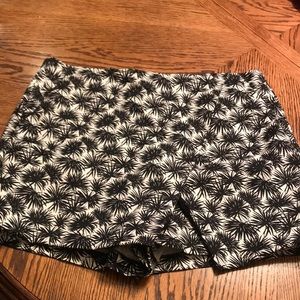 Michael Kors black /White skort